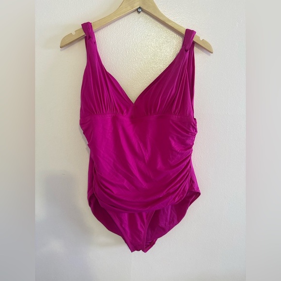 Lauren Ralph  Lauren PLUMERIA Beach Club Solid Twist One-Piece Swimsuit  18W - Picture 13 of 14